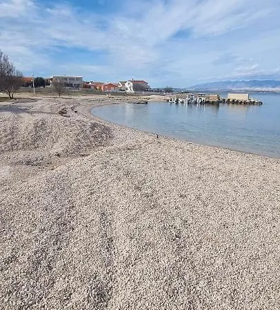 Marina Iv, Lägenhet Vir