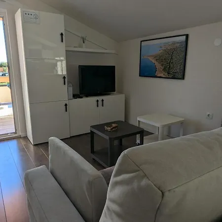 Marina Iv, Apartment
