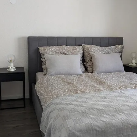 Marina Iv, Apartment Vir