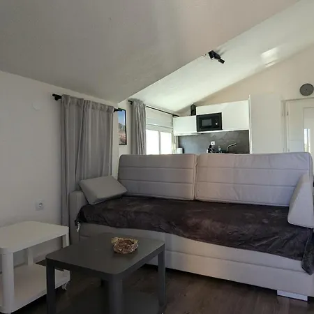 Apartment Marina Iv,