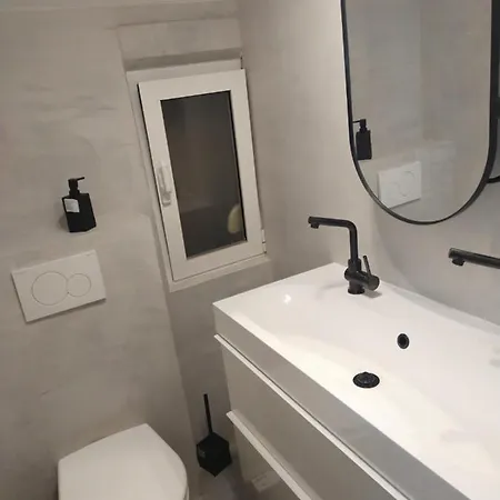 Marina Iv, Apartment