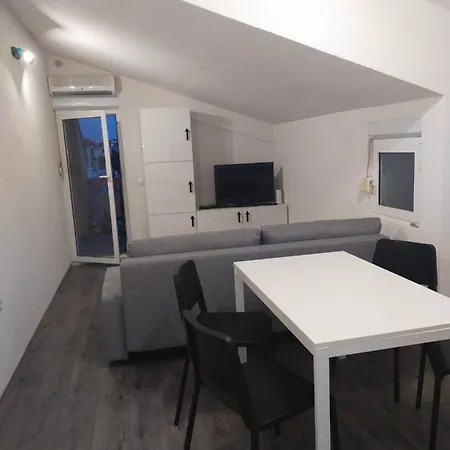 Marina Iv, Apartment *